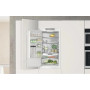 Встраиваемый холодильник Whirlpool WHC18T573